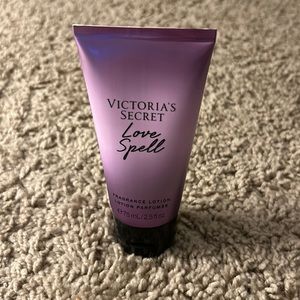 Victoria’s Secret mini lotion